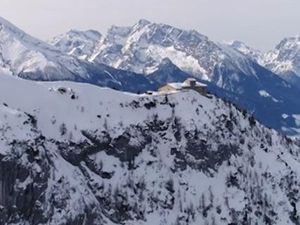 Video Sarang Elang Kehlsteinhaus di Jerman Dilihat dari Langit