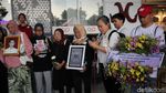 Keluarga Korban Mei 98 Napak Tilas Tragedi Mal Klender