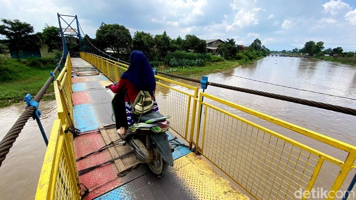 Kondisi jembatan yang menghubungkan Ciparay-Bojongsoang