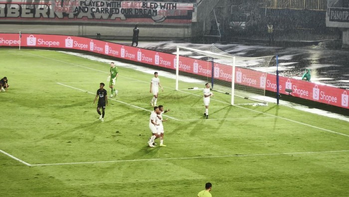 Laga Persis Solo vs Dewa United di Stadion Manahan, Sabtu (17/5/2025).