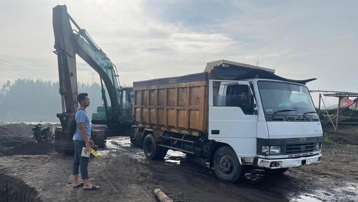 Lokasi penambangan pasir yang diduga ilegal di Kali Progo, wilayah Ngentakrejo, Lendah, Kulon Progo, Sabtu (17/5/2025).