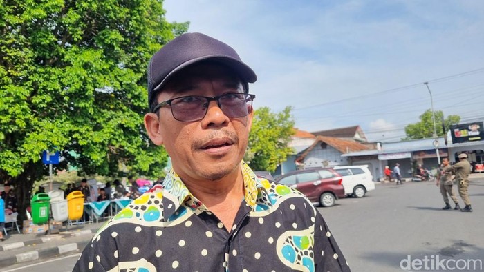 Lurah Triharjo, Suwardi saat memberikan keterangan di Bantul, Sabtu (17/5/2025).