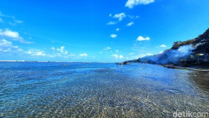 Pantai Minajaya, Sukabumi.