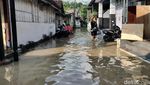 Siaga Merah! Bengawan Solo Mulai Banjiri Perkampungan Bojonegoro