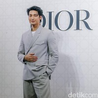 Eksis sebagai bintang KinnPorsche The Series (2022). Kedatangan Apo Nattawin sudah dinantikan penggemar Indonesia. Foto: Grandyos Zafna/detikcom