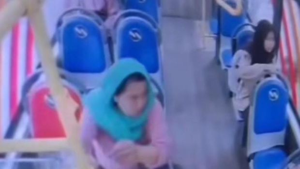 Polres Metro Jakarta Selatan menangkap pelaku pencurian di dalam bus TransJakarta.