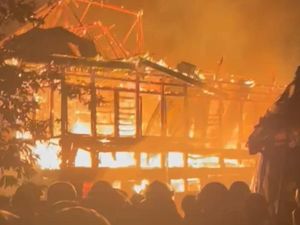 Bedeng 8 Pintu di Palembang Terbakar, 1 Warga Terluka