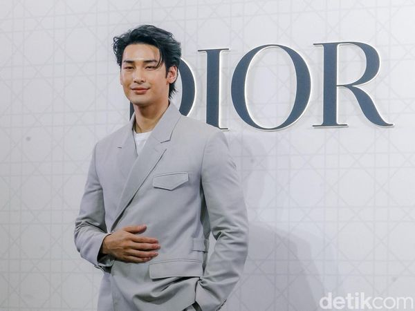 Foto: Gaya Artis di Pembukaan Butik Dior, Maudy Ayunda Hingga Apo Nattawin