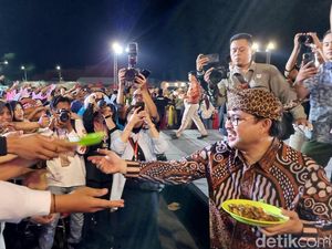 Meriahnya Festival Rujak Uleg Surabaya