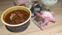 Pilihan kuliner di food court Jepang ini sangat beragam. Mulai dari makanan pembuka, camilan ringan, makanan utama, sampai dessert juga ada. Foto: Detikcom / Atiqa Rana