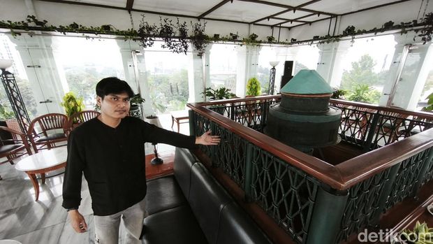 Sirene di puncak Gedung Sate.