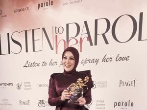 Syahrini Bangga dan Haru Dapat Penghargaan di Cannes