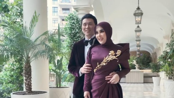 Syahrini Melenggang Manja Hadiri Gala Dinner di Cannes dan Cicip Croissant