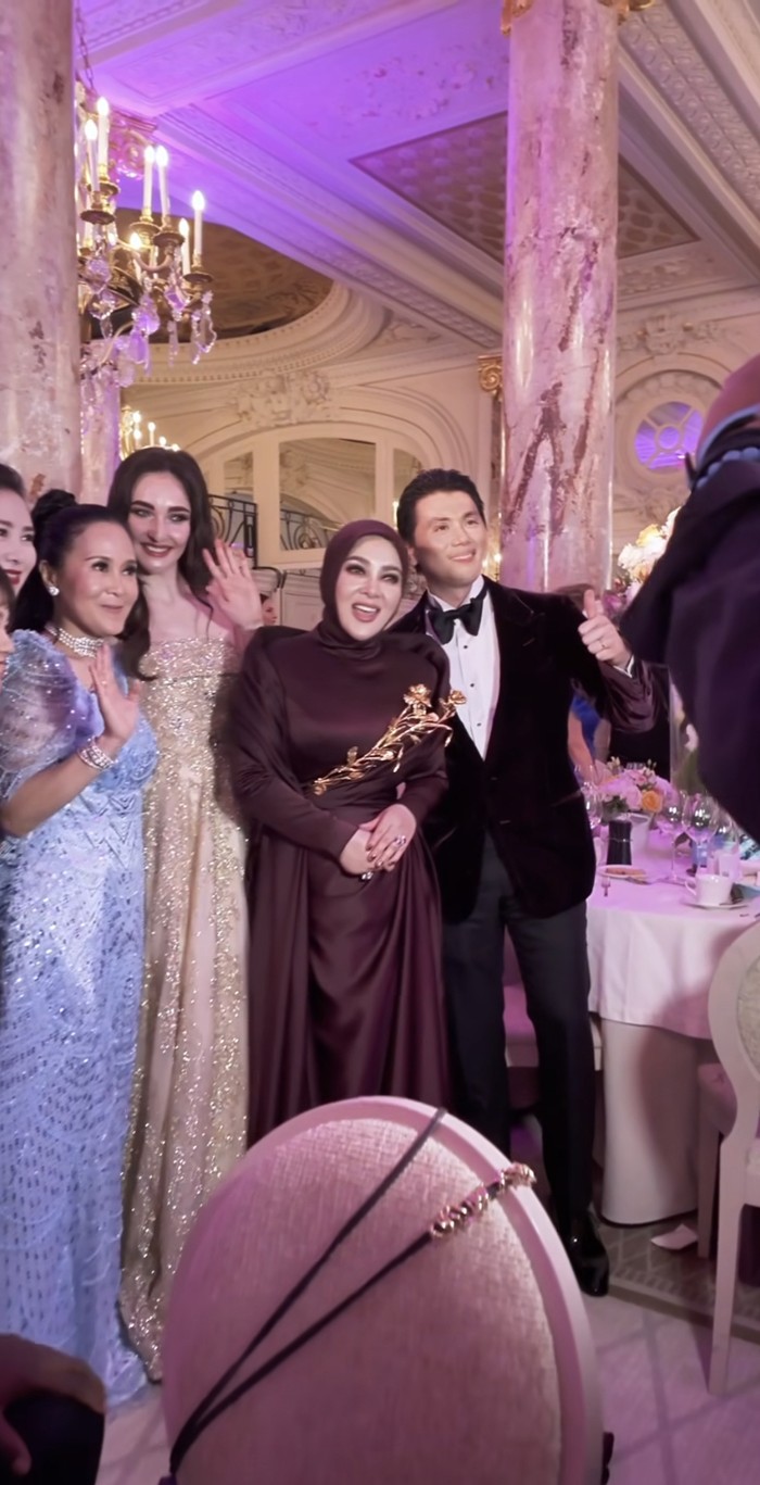 Syahrini Melenggang Manja Hadiri Gala Dinner di Cannes dan Cicip Croissant