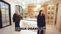 Tasyi Athasyia menunjukkan desain rumahnya baru-baru ini dalam tayangan video YouTuber Jessica Jane. Secara keseluruhan, rumahnya diulas, termasuk desain dapurnya yang mewah. Foto: YouTube Tasyi Athasyia