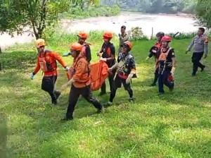Hanyut Usai Jatuh ke Drainase, Balita di Bogor Ditemukan Meninggal
