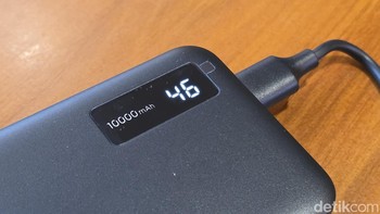 Terdapat LED Display untuk indikator Power Status secara realtime. Foto: Adi Fida Rahmna/detikINET