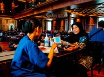 Warga Semarang Cek Kesehatan di Hari Kanker Ovarium