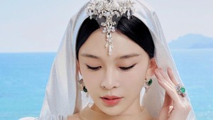 Padahal Zhao Yingzi datang ke Cannes bukan jalur undangan, tapi tiket biasa aja. Foto: Instagram @jolipoli.couture