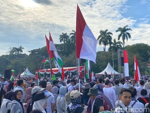 Massa Gelar Aksi Bela Palestina di Kawasan Monas, Minta Hentikan Genosida