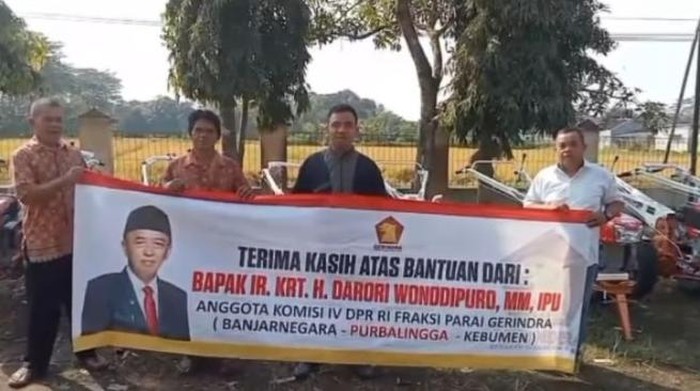 Anak Buah Prabowo Darori Bantu Hand Traktor dan Pompa Air, Petani Purbalingga Bersyukur
