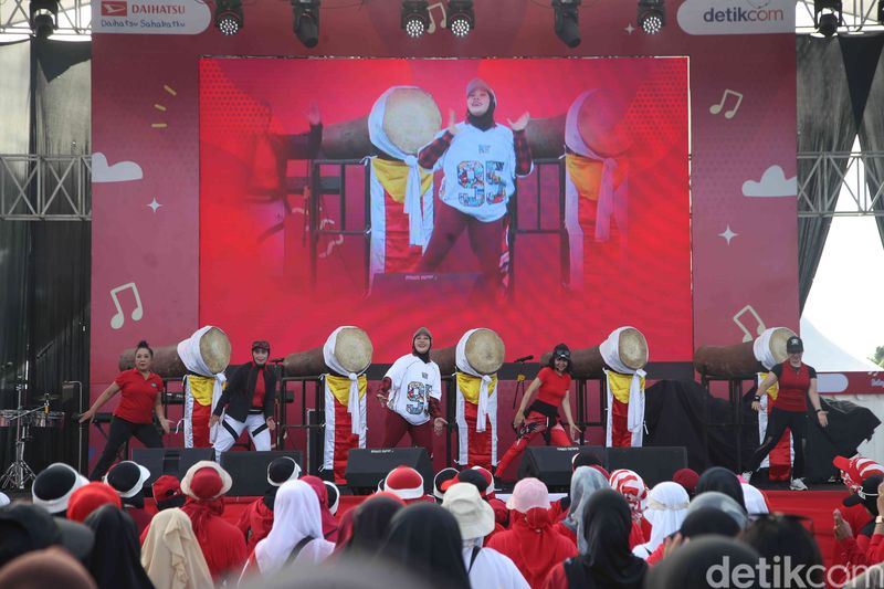 Akhir pekan di Alun-alun Tigaraksa, Kabupaten Tangerang, terasa berbeda dengan digelarnya acara Daihatsu Kumpul Sahabat, Minggu (18/5/2025).