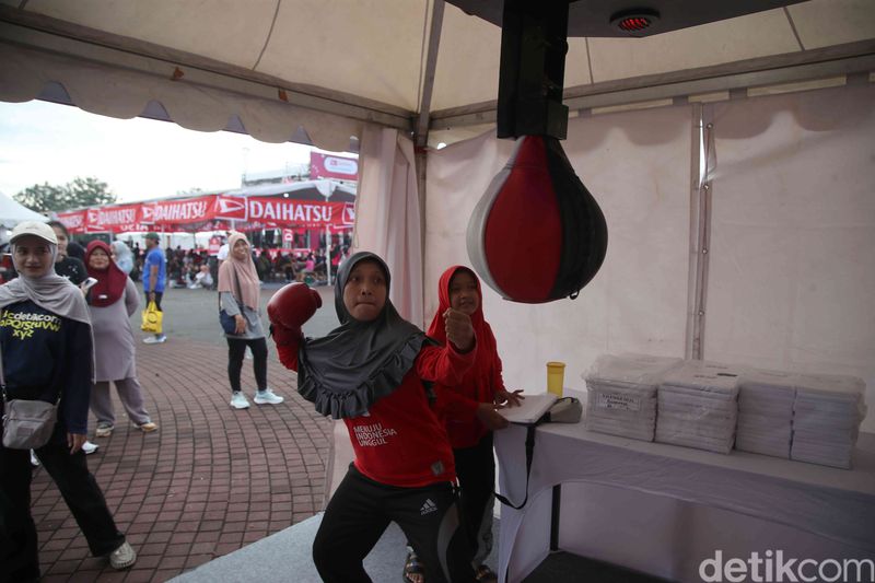 PT Astra Daihatsu Motor (ADM) kembali menggelar acara Daihatsu Kumpul Sahabat, yang kali ini berlangsung di Alun-alun Tigaraksa, Kabupaten Tangerang, Banten, Minggu (18/5/2025). Kabupaten Tangerang dipilih sebagai lokasi pembuka untuk rangkaian acara Daihatsu Kumpul Sahabat 2025.
