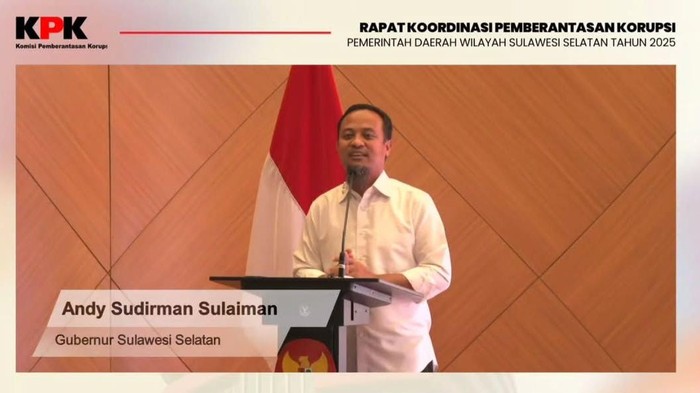 Gubernur Sulsel Andi Sudirman Sulaiman saat menghadiri rakor KPK.
