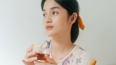 Ini Jeanneta Sanfadelia, Selebgram yang Suka Pose di Kafe