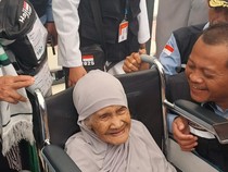 Video Mbah Sumbuk Berusia 109 Tahun Tiba di Tanah Suci: Rasane Pirang-pirang