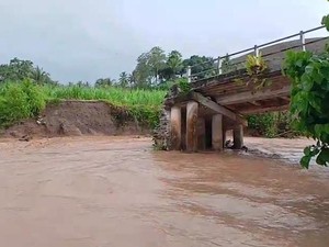 Warga di Gorontalo Keluhkan Jembatan Antardesa Setahun Rusak Tanpa Perbaikan