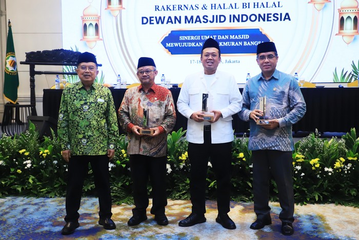 Kementerian Ketenagakerjaan (Kemnaker) dan Dewan Masjid Indonesia (DMI) melakukan penandatanganan Kesepahaman Bersama tentang Sinergi Program Bidang Ketenagakerjaan Berbasis Masjid.