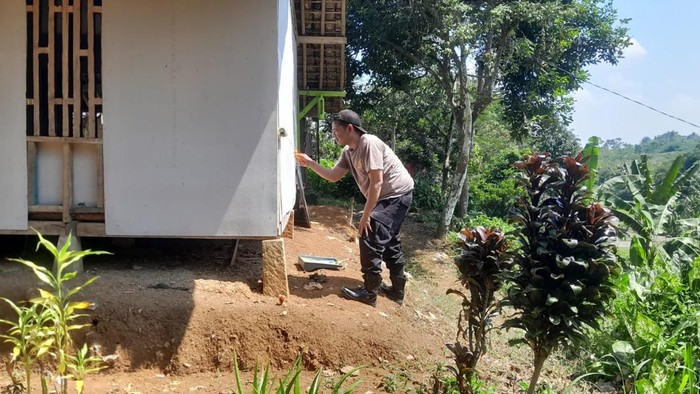 Kisah Bhabin Gegerbitung, Luthfi sisihkan gaji untuk renovasi musala di pelosok Sukabumi