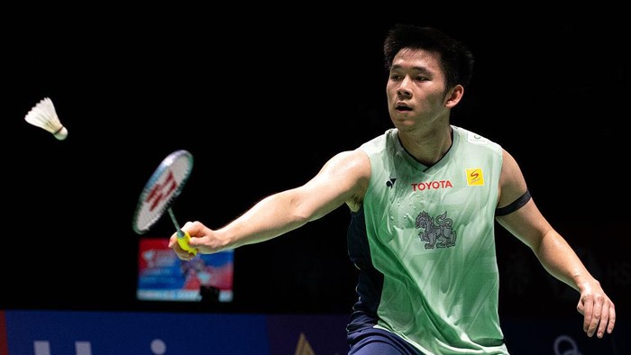 BANGKOK, THAILAND - 2025/05/17: Kunlavut Vitidsarn of Thailand plays against Loh Kean Yew of Singapore (not pictured) during the Badminton Mens single Semi-final match in the Thailand Open 2025 at Nimibutr Stadium. Kunlavut Vitidsarn won over Loh Kean Yew 2-0 (21:10,21:12). (Photo by Peerapon Boonyakiat/SOPA Images/LightRocket via Getty Images)