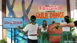 Les Tari Hula hingga Foto Bareng Stitch di Stitch Summer Invasion! Les Tari Hula hingga Foto Bareng Stitch di Stitch Summer Invasion!