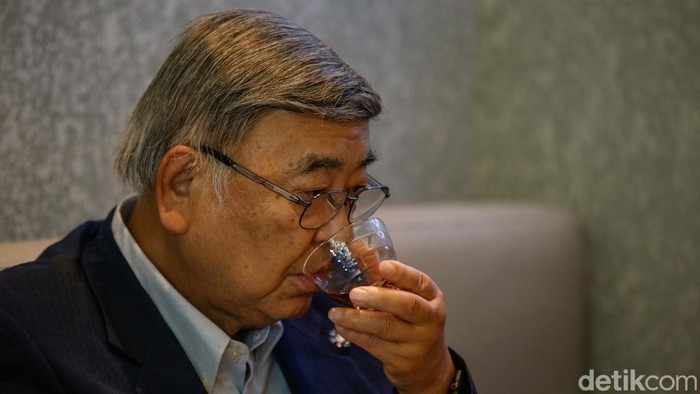 Hario Cafe Tokyo Jakarta resmi mendapatkan lisensi langsung dari Chairman Hario Jepang, Shibata. Penyerahan sertifikat dilakukan di lokasi cafe pada Sabtu (17/5/2025).