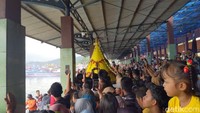 Upacara adat ini menjadi daya tarik wisatawan, ribuan masyarakat berbondong-bondong ke kawasan PPN Prigi untuk menyaksikan rangkaian Sembonyo.