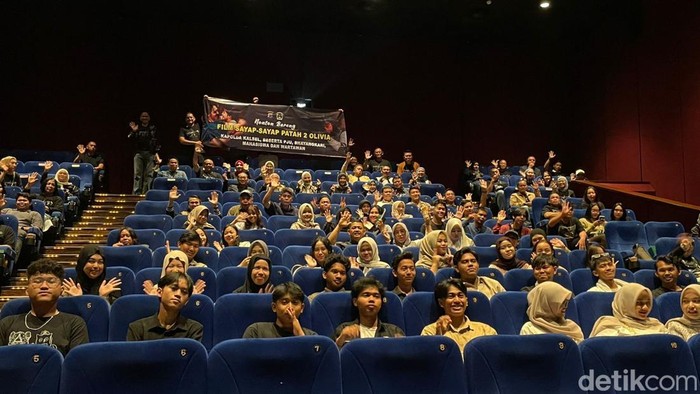 Polda Kalimantan Selatan (Kalsel) mengajak sejumlah elemen masyarakat untuk menonton bareng film Sayap-sayap Patah 2. Tujuannya yakni untuk menunjukan perjuangan polisi dalam melindungi masyarakat.
