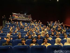 Nonton Film Sayap-sayap Patah 2 Bareng Kapolda Kalsel