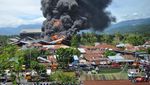 Pabrik Karet Terbakar di Padang, Ledakan Gegerkan Warga