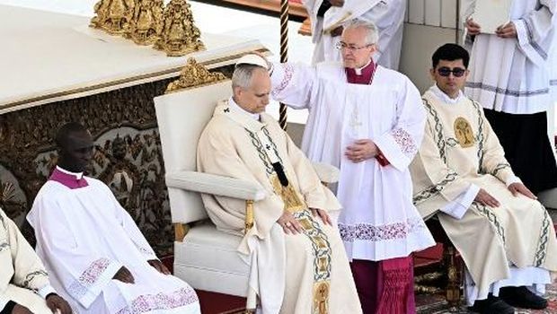 Pope Leo XIV addresses the crowd during a Holy Mass for the Beginning of his Pontificate, in St Peter's square in The Vatican on May 18, 2025. (Photo by Filippo MONTEFORTE / AFP)