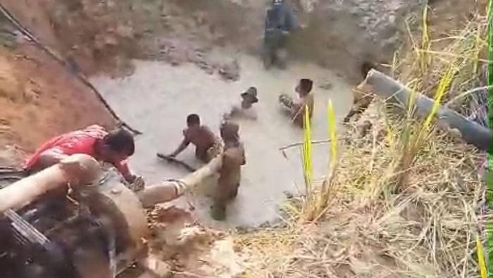 Pendulang intan di Banjarbaru, Ahmad Humaidi (45) tewas tertimbun tanah longsor di lubang galian Desa Murung, Kecmatan Cempaka, Banjarbaru, Minggu (18/5/2025) sore.
