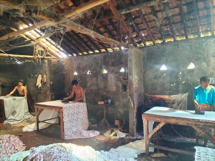 Ruang cap batik Zumi di Pekalongan, Jawa Tengah.