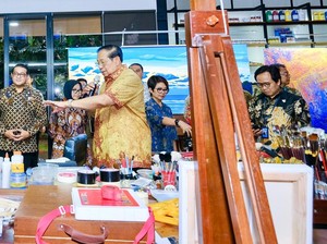 SBY Sambut Menekraf di Galeri Cikeas, Beberkan Rencana Melukis-Musik