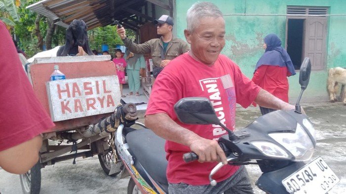 Sukiman warga Bero, Trucuk, Klaten pemilik jasa kawin kambing, Minggu (18/5/2025).