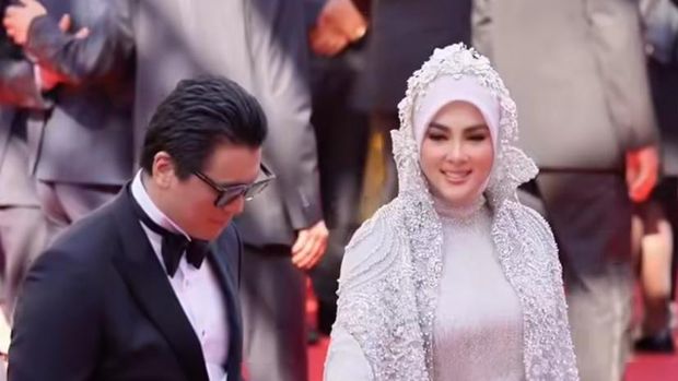 Syahrini dan Reino Barack di Festival Film Cannes 2025
