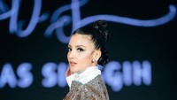 Postingan ini mendapatkan pujian dari netizen. Cantiknyaaaa, ungkap akun etrs***. masyaAllah..onti wawa cantikk sekali, jelas akun bdtre****. MasyaAllah Tabarakallah.. Menyalaa sist, terang akun lainnya. Foto: instagram Tsania Marwa