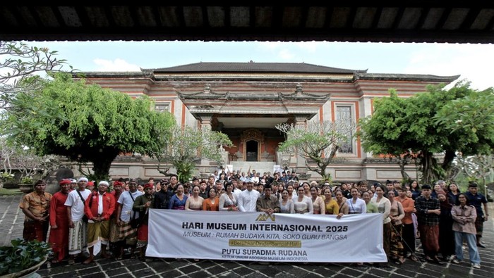 Wakil Ketua MPR RI Edhie Baskoro Yudhoyono (Ibas) mengunjungi Museum Rudana di Ubud, Bali. (dok istimewa)