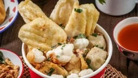 Melipir sedikit ke Bintaro, ada Big Bite Cuanki. Cuanki kekinian dengan kuah kaldu yang enak harganya dari Rp 25.000 saja. Foto: Site Culinary/Visual