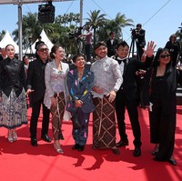 Selain Chelsea, beberapa artis Indonesia juga tampak hadir dan berpose bersama, diantaranya ada Giring Ganesha dan istrinya, Cynthia Riza. Foto: Getty Images/Pascal Le Segretain